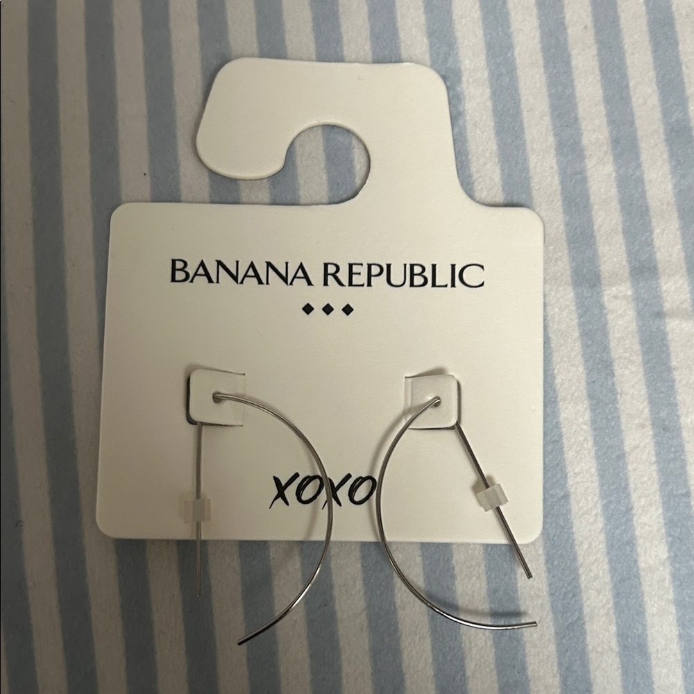 NWT Banana Republic Sleek Silver Curved Earrings